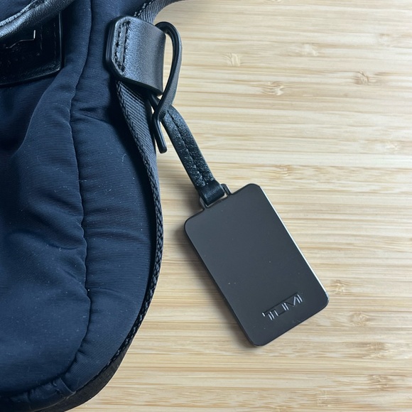 Tumi Unisex 79011NVY Shoulder Bag Blue Black Nylon Leather NEW - Picture 3 of 9